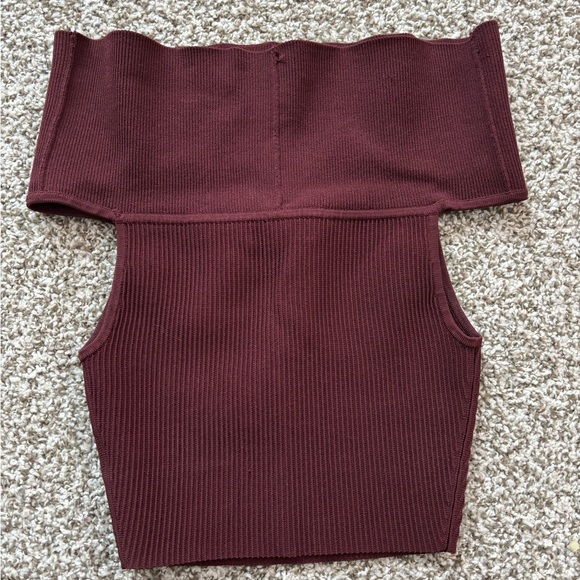 Aritzia Babaton Sculpt Knit Off Shoulder Top - Picture 4 of 7